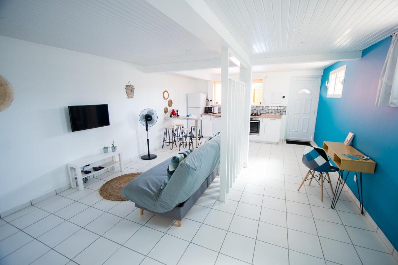 Chez Rey Apartment Riviere-Salee Exterior photo